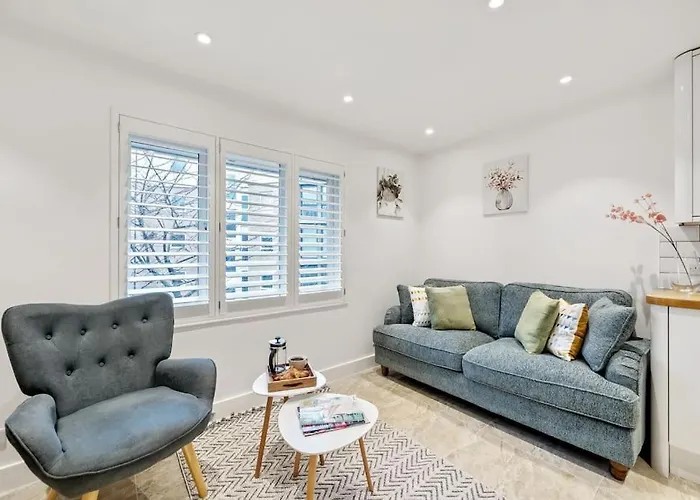 Stylish Contemporary 1 Bed Flat Near London Bridge