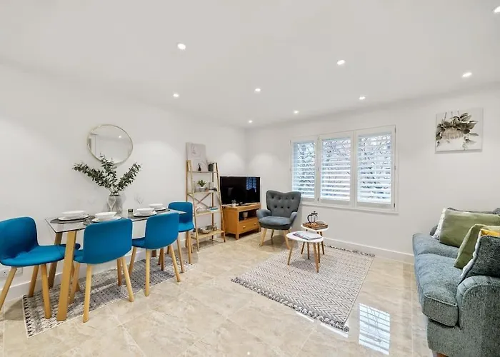 Stylish Contemporary 1 Bed Flat Near London Bridge